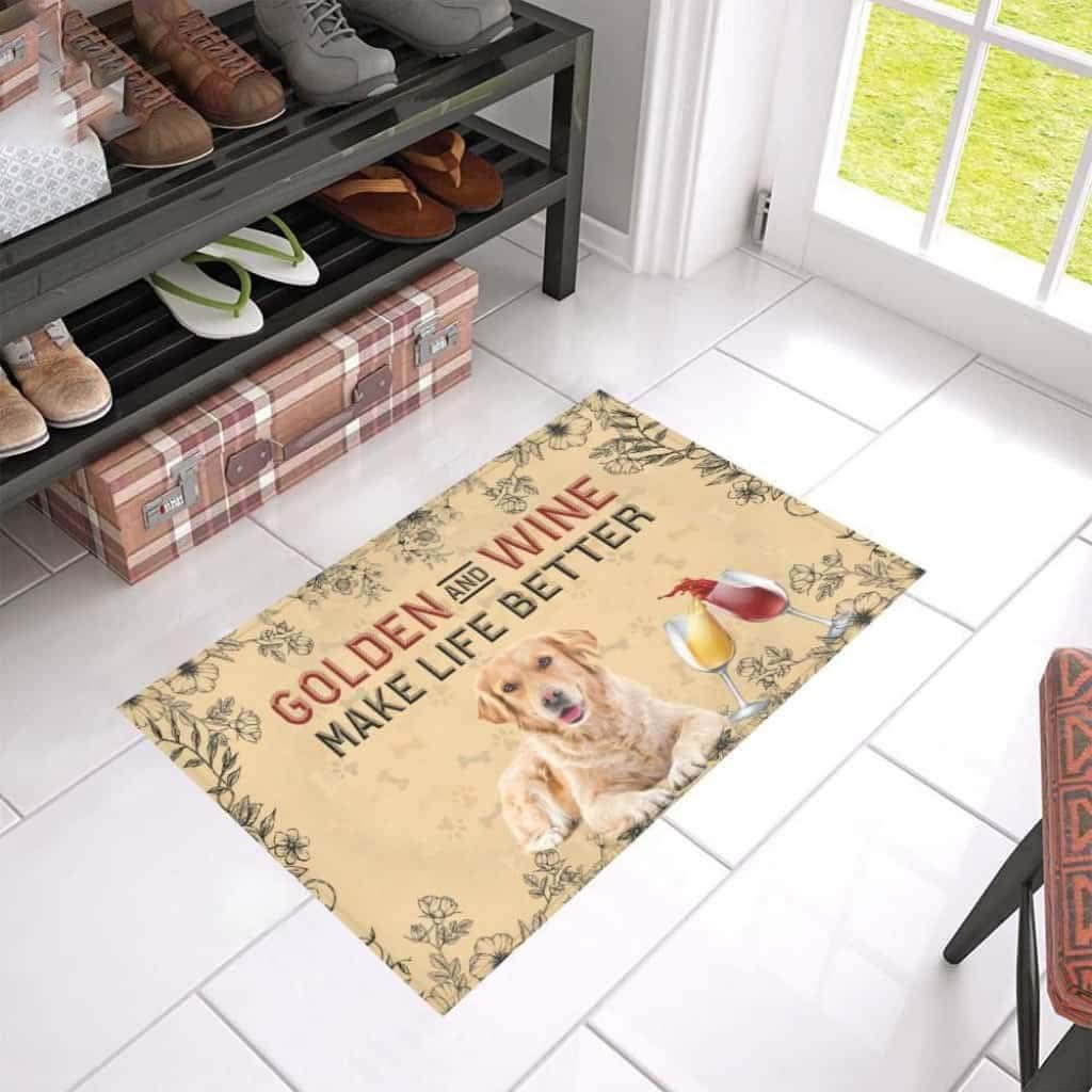 Paillasson Golden Retriever et vin pour une entrée de maison conviviale