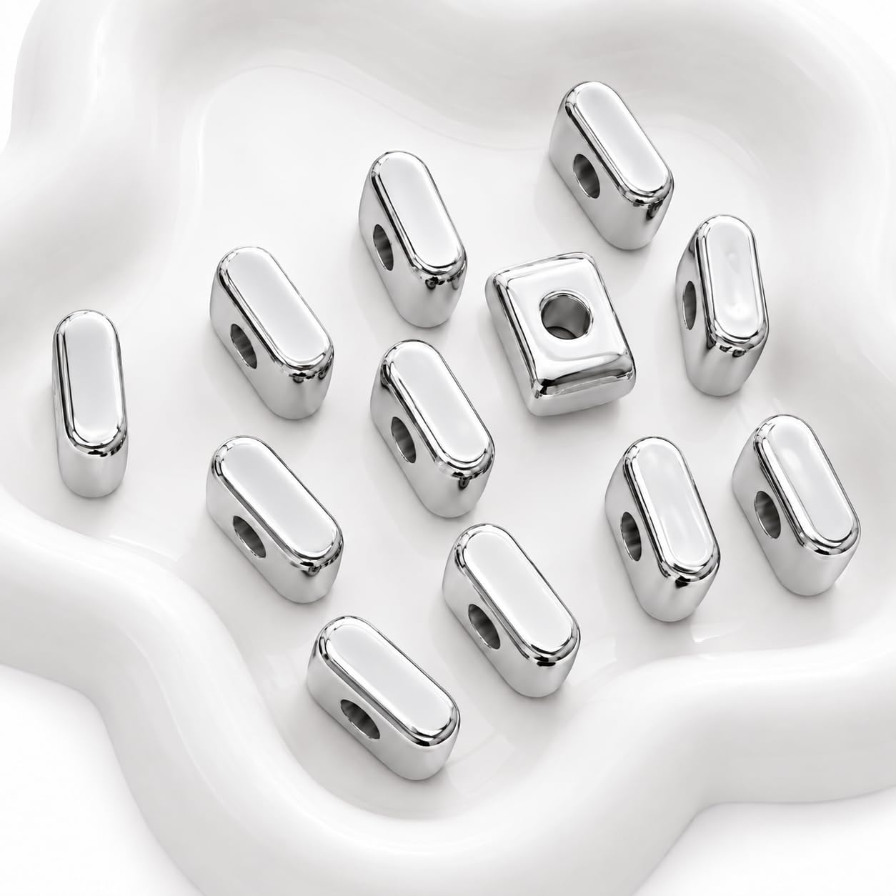 Letter Beads, 10pcs Alphabet Beads, Large Acrylic Letter Beads with 6mm Holes for Bracelet Making, Jewellery, Keyrings and Craft Projects (Silver, Letter I)