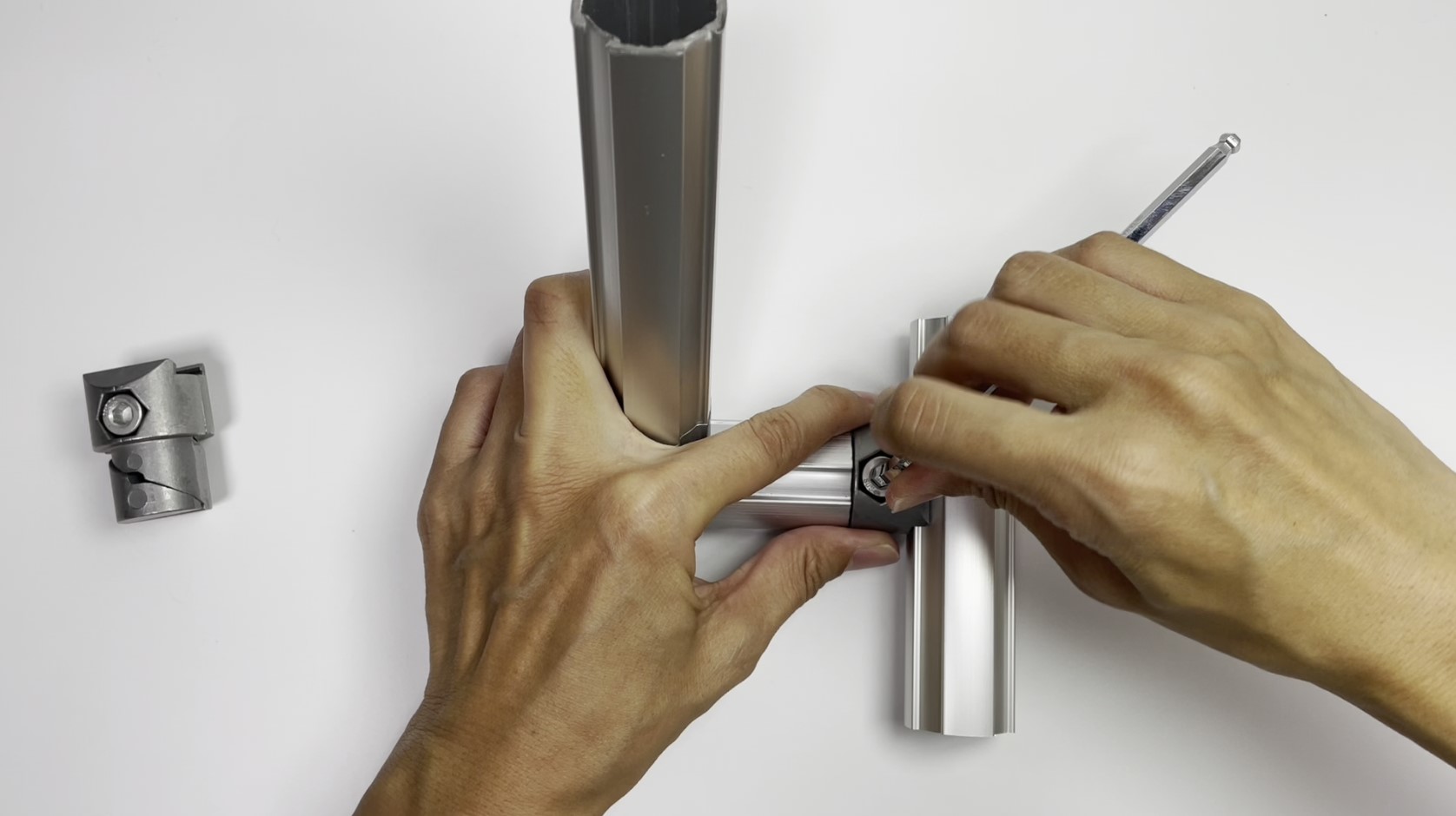 Amazon | エスユウエス(SUS)マルチコネクタ インナー型R アルミボルト