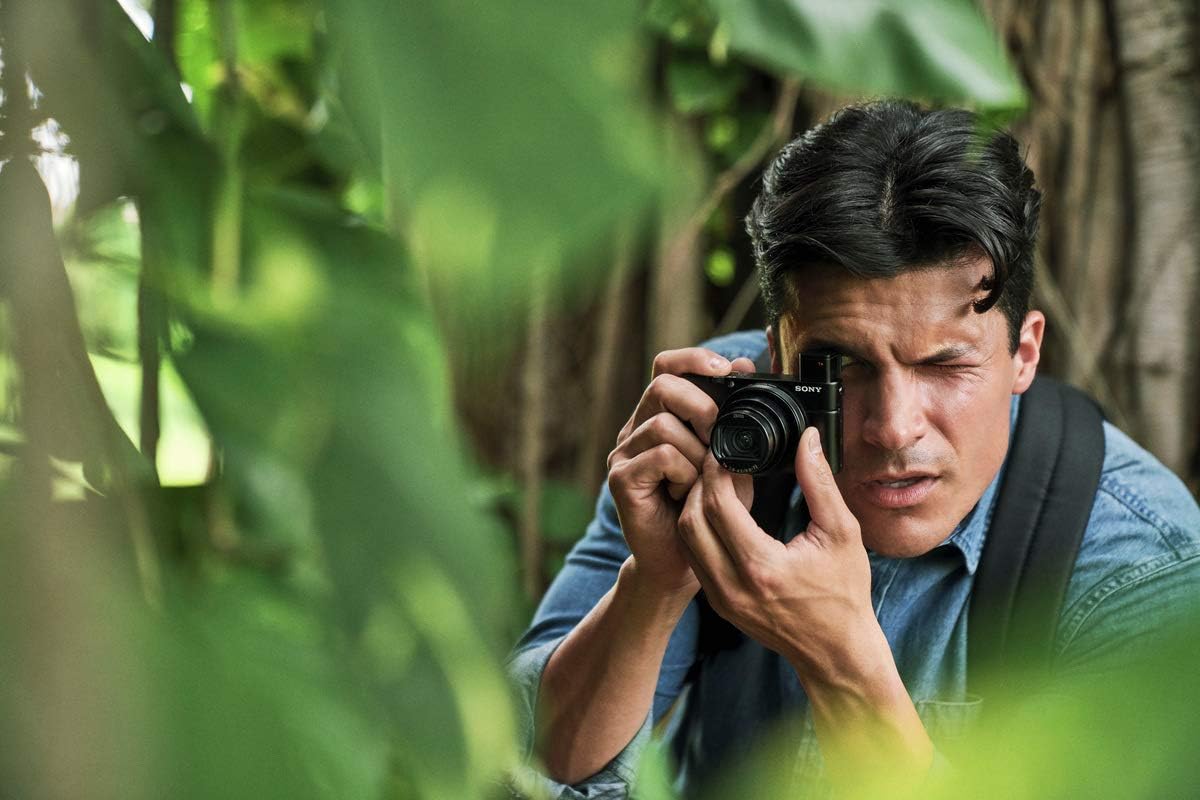 Sony - Fotocamera compatta avanzata di qualità premium, con sensore di tipo 1 Sony - Fotocamera compatta avanzata di qualità premium, con sensore di tipo 1