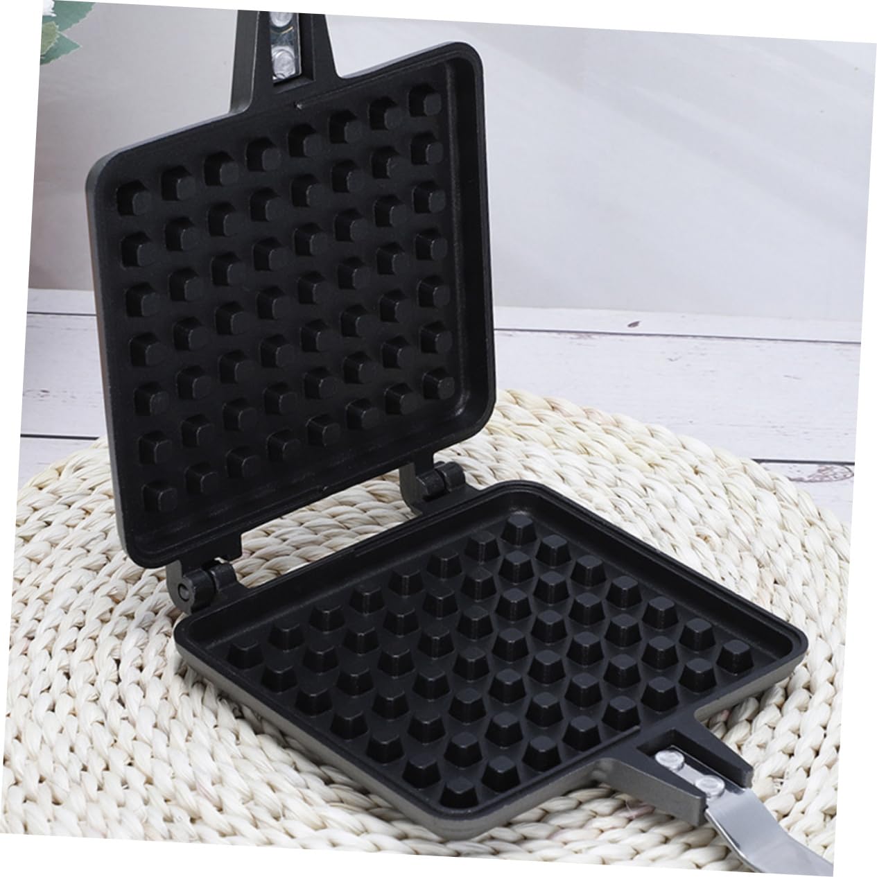 Cabilock Non-stick Maker Aluminum Baking Tray Sandwich Mold Handle Heat Insulated