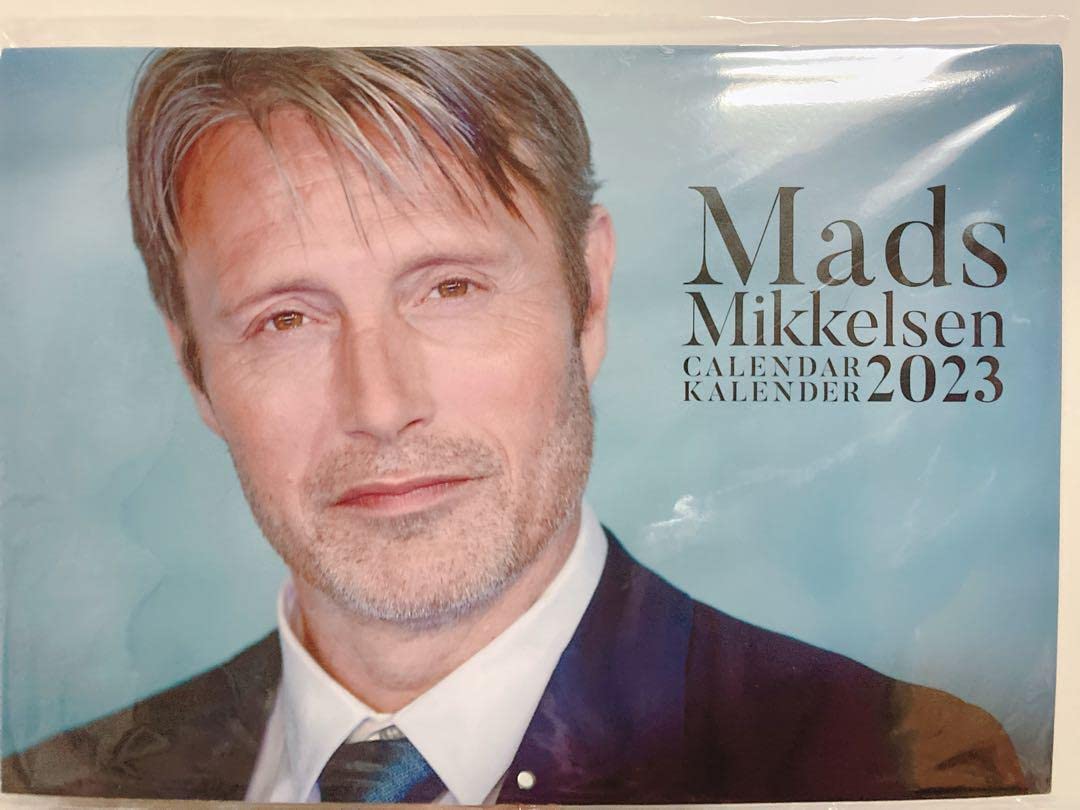 Amazon.co.jp: マッツミケルセン 2023年 カレンダー : 文房具 
