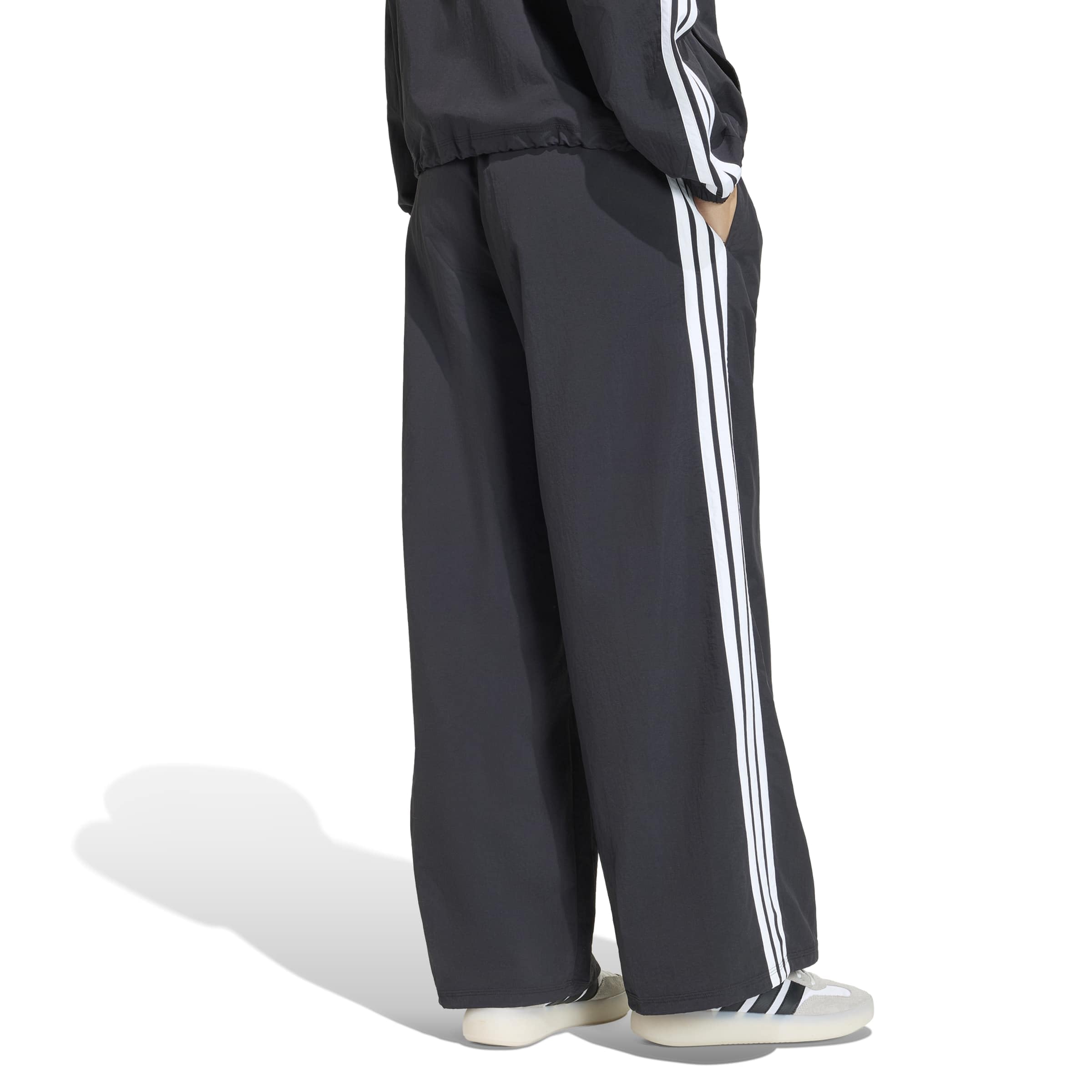 adidas Damen Iconic Woven Wide Leg Trackpants with Bunjees Pants, Black/White, M
