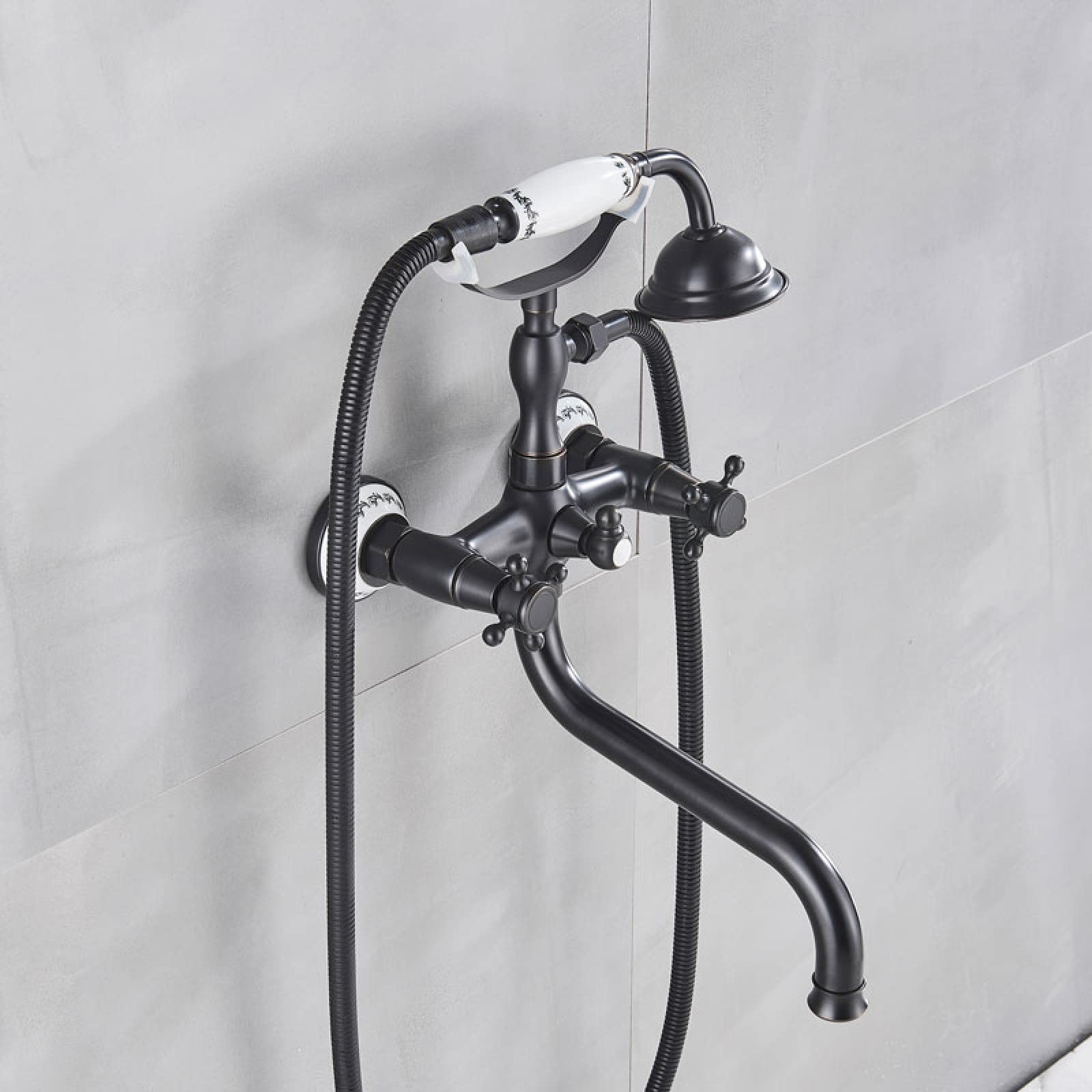 Robinet de baignoire à bec long pour remplir facilement les grandes cuves sans éclabousser