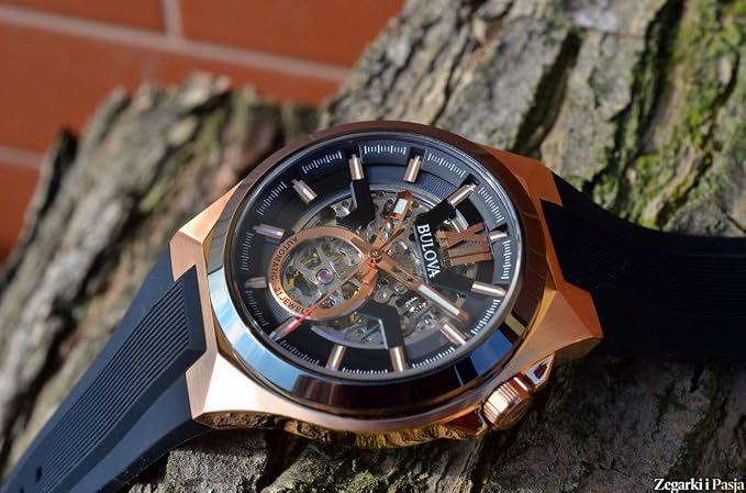 Amazon.com: Bulova 98A177 - Reloj analógico automático para hombre con  correa de silicona : Ropa, Zapatos y Joyería