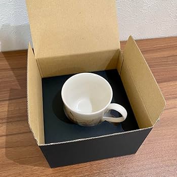⭐️新品未使用・限定・非売⭐️　 岡本太郎 太陽の塔 カップ & ソーサー 外箱付 Amazon.co.jp: 限定 岡本太郎 太陽の塔カップ & ソーサー