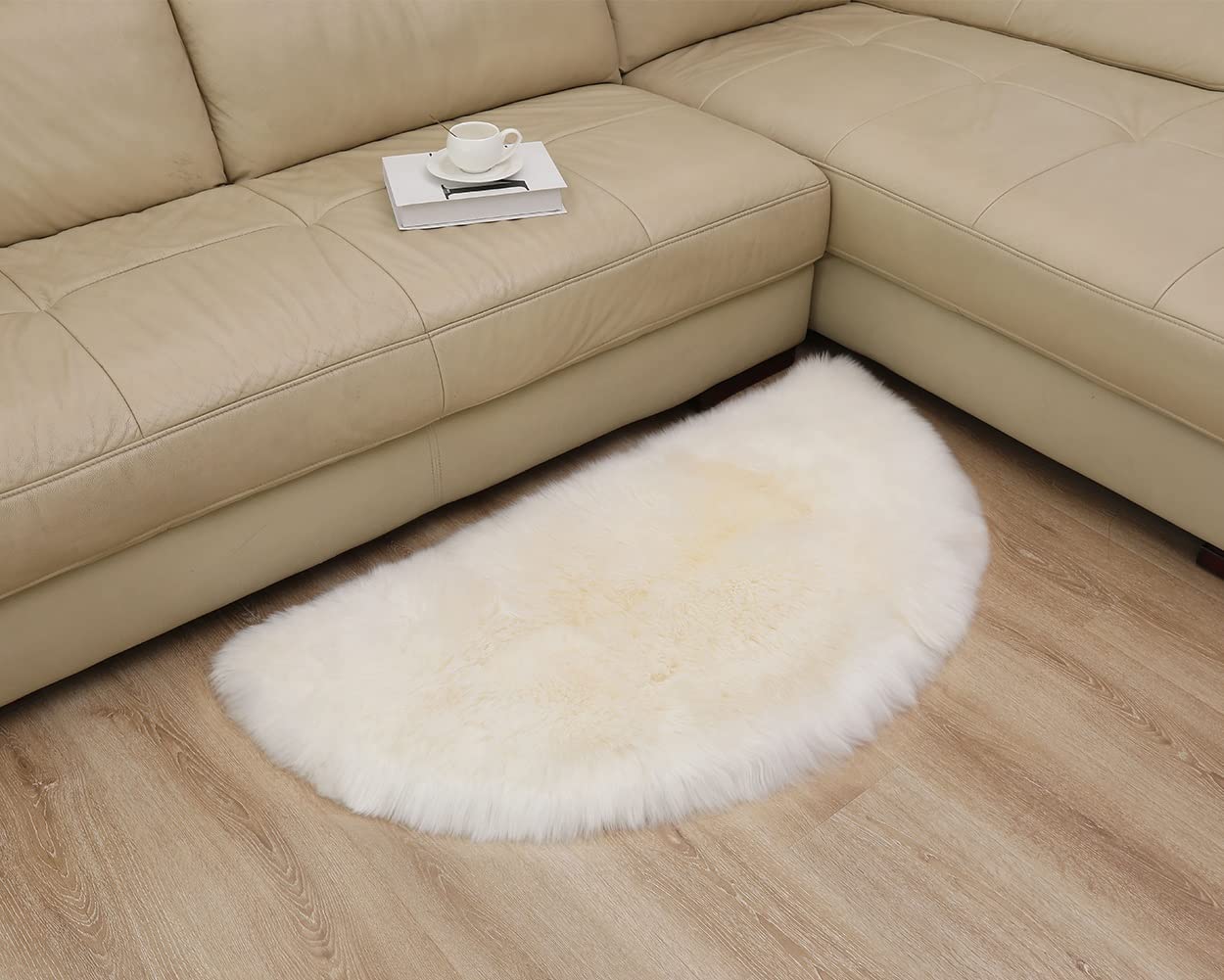 Tapis demi-lune en peau de mouton véritable et moelleuse, demi-rond, en laine de mouton douce pour décoration d'intérieur, salon, chambre à coucher, sol confortable (90 x 180 cm)