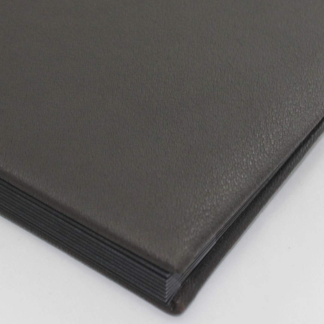 Classificatore in pelle di bufalo con registro 1-7 in marrone scuro