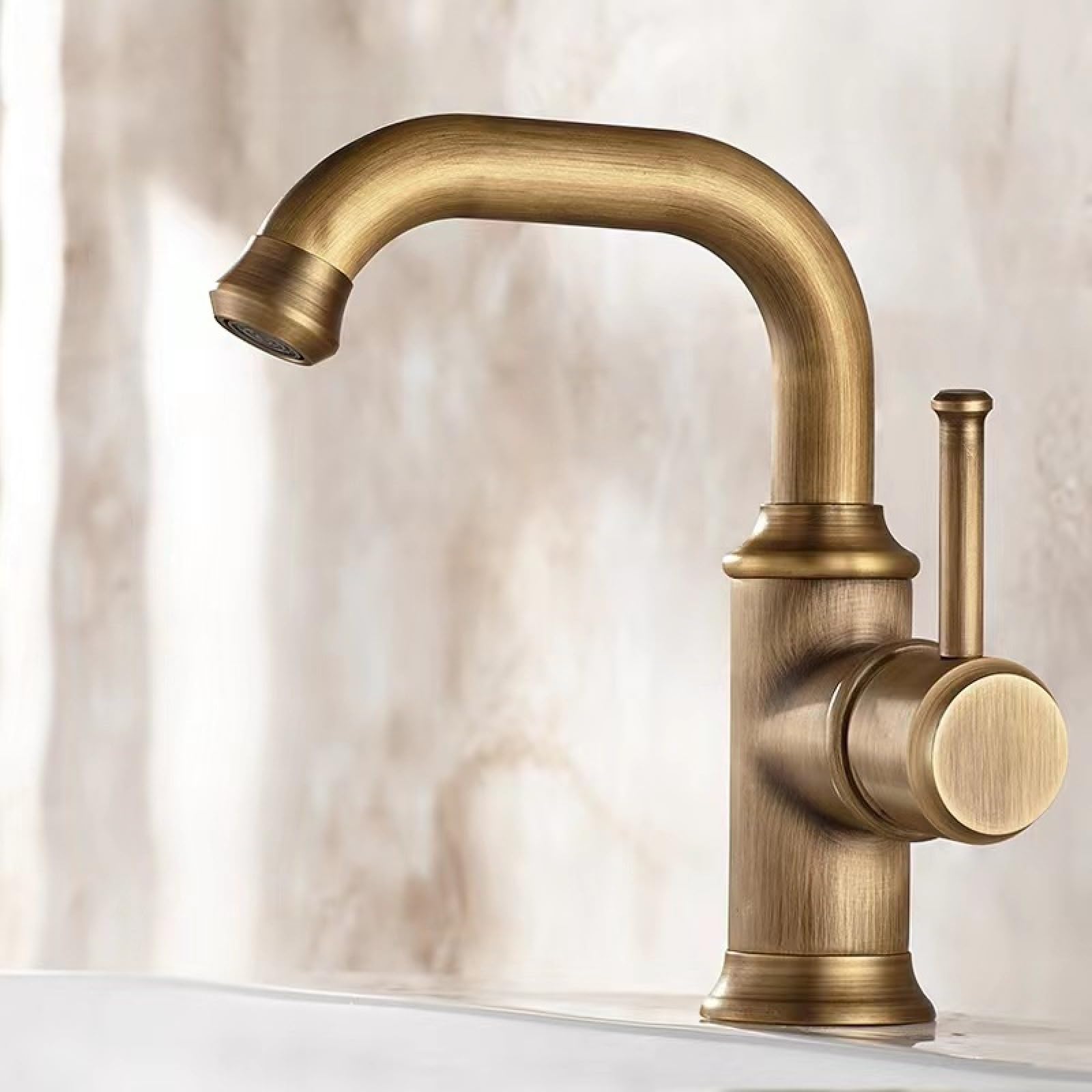 Fanjubei Antique-Style Dwarf Bathroom Copper Hot And Cold Washbasin Rotating Faucet, Antique-Style Low Faucet