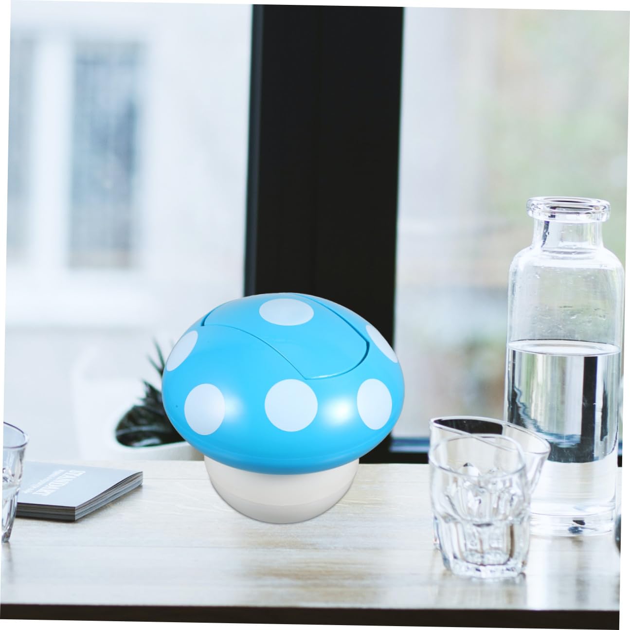 Mushroom-Shaped Desktop Trash Can Lid Cute Garbage Bin for Home Office Compact Wastebasket for Bedroom Easy to Clean Smooth