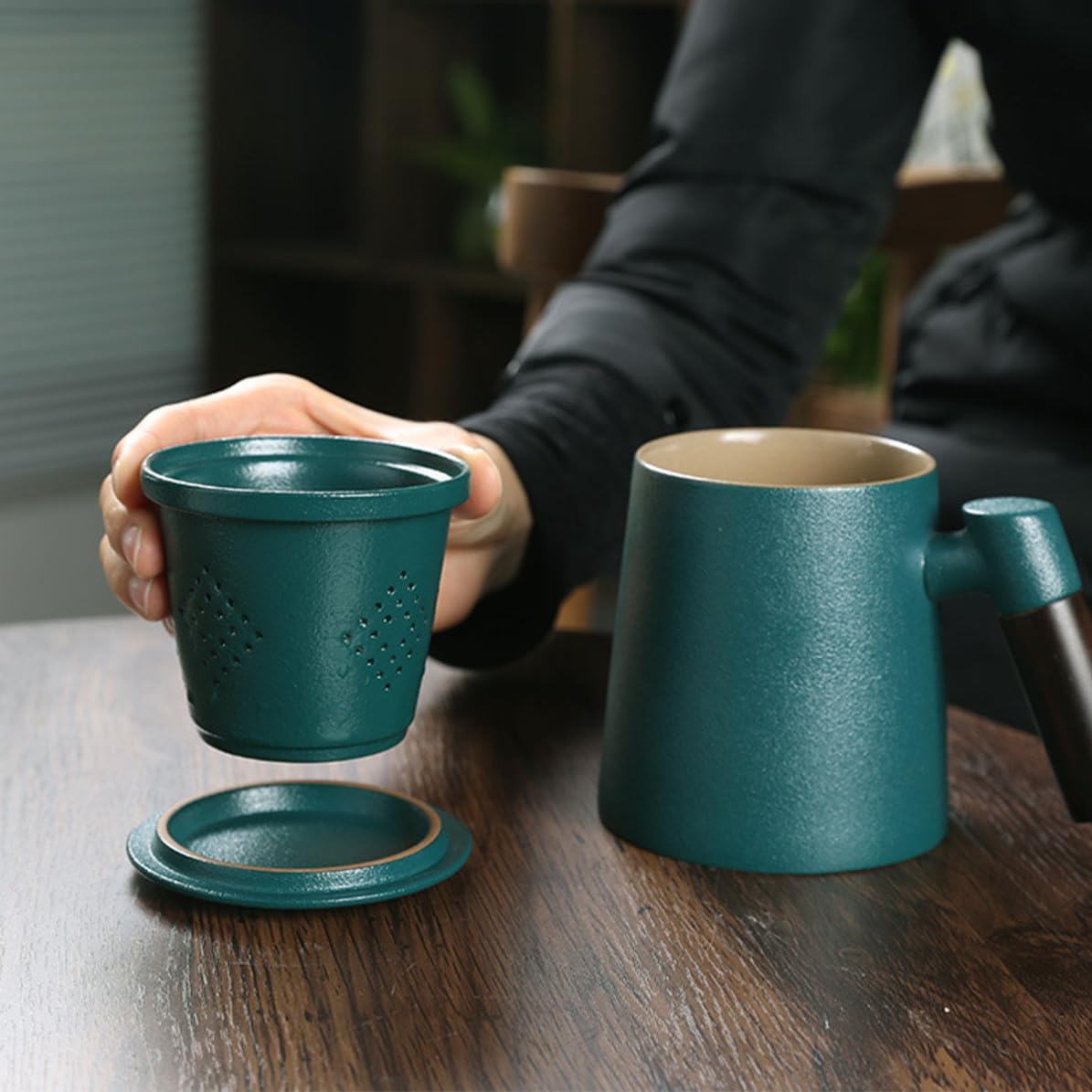 INOOMP Tazza da Tè in Ceramica Infusore e Coperchio, Manico in Legno, Capacità 400ml, Colore Verde, Design Elegante per Ufficio e Casa
