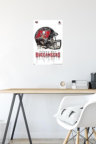 Miniatura 55 de Trends International NFL Tampa Bay Buccaneers - Póster de pared con casco de goteo 20, 22.375 x 34 pulgadas, versión enmarcada negra Versión