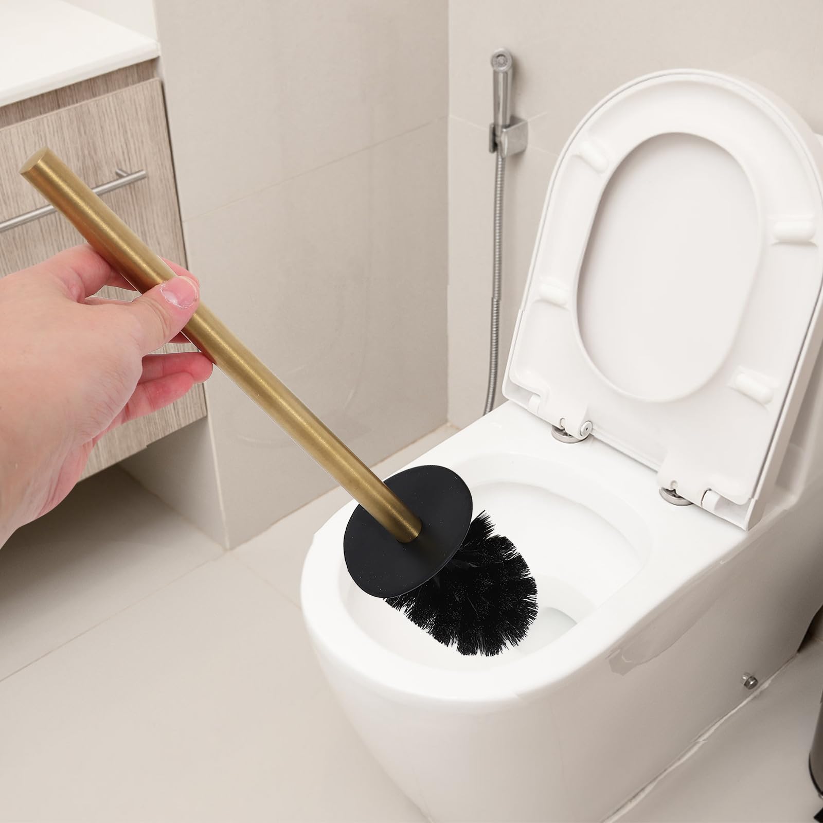 iplusmile Escobillero Baño con Juego de Escobilla y Soporte para Inodoro Dorado de Acero Inoxidable, Diseño Montable en Pared para Limpieza Efectiva en Baño