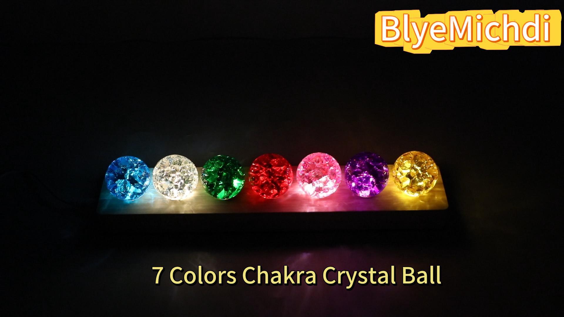 Luce Notturna A 7 Sfere Di Cristallo Colorate – Base In Legno, Diametro 40 Mm, Con Cavo USB, Perfetta Per Camera, Meditazione E Regalo