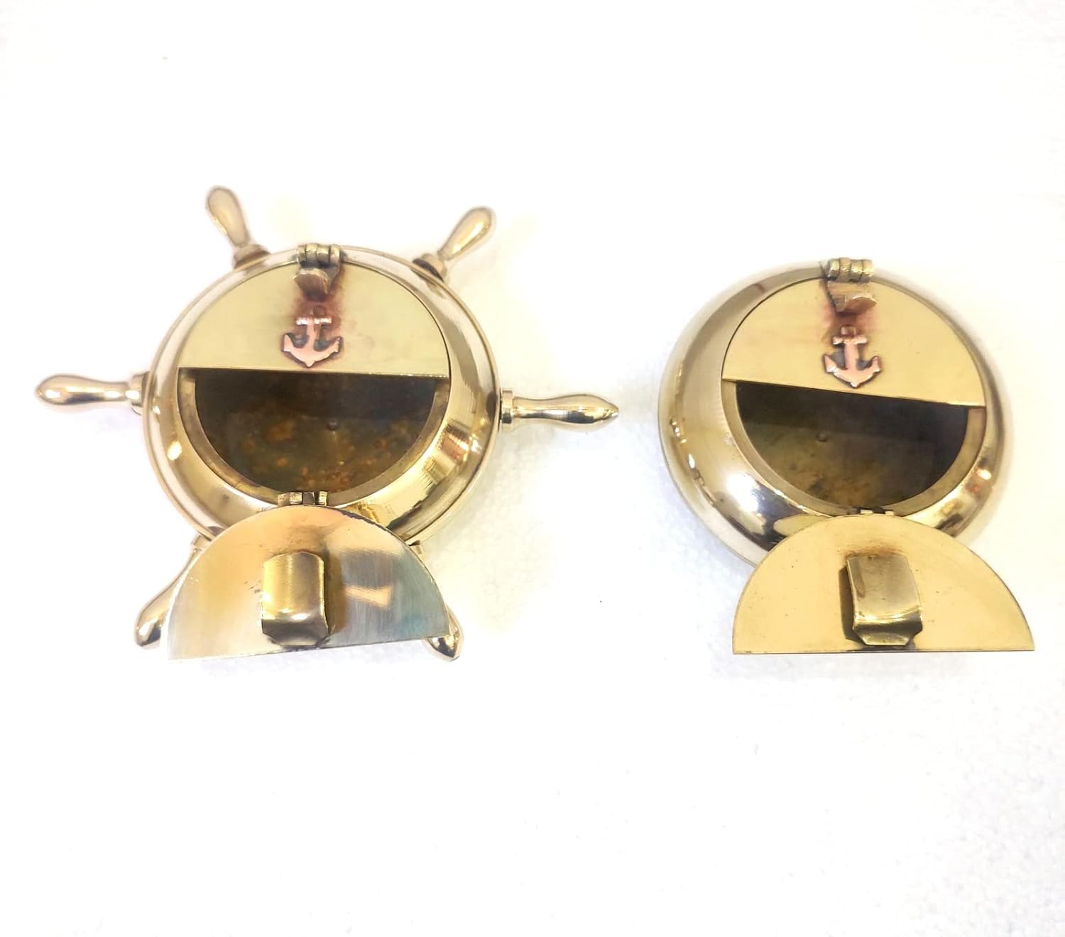 Cendrier rond en laiton marin lot de 2 avec décor gouvernail et ancre vintage