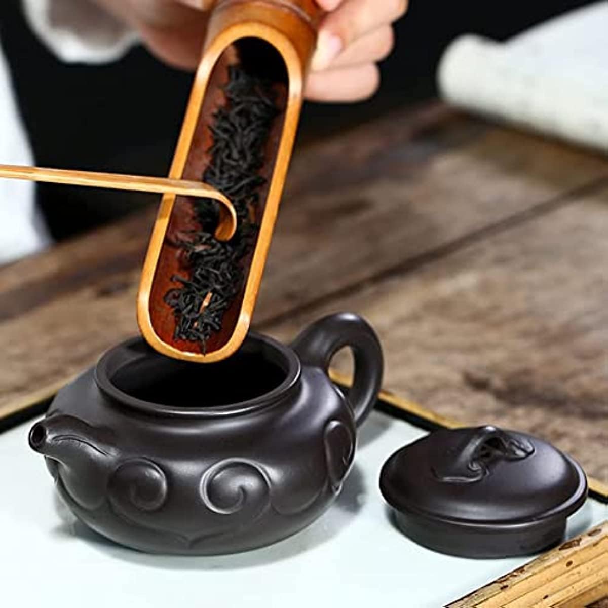Service à thé Kungfu en céramique, théière Violette de 200 ML avec Filtre à Bille, en Terre Noire Brute, idéal pour Les Pique-niques et Les Voyages.
