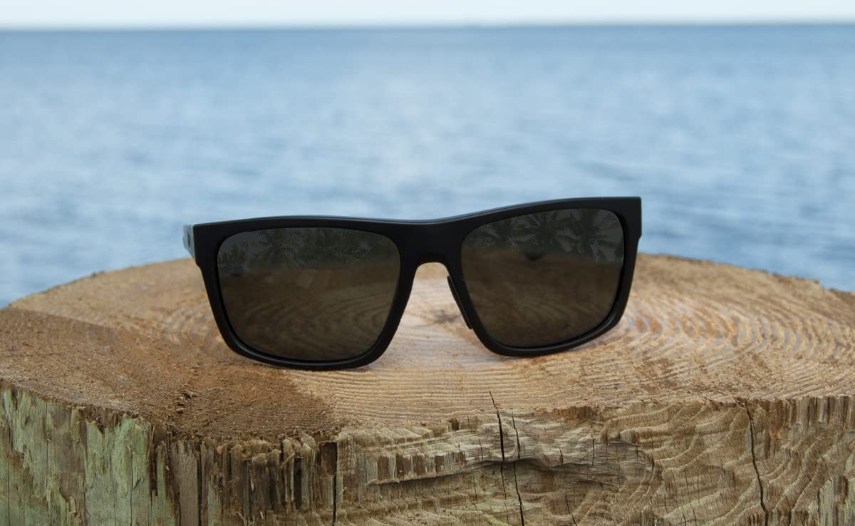 Flying Fisherman Occhiali da sole unisex offline polarizzati con lenti AcuTint, protezione UV, perfetti per pesca e sport all'aria aperta, montatura nero opaco/lenti fumé, medio-grande