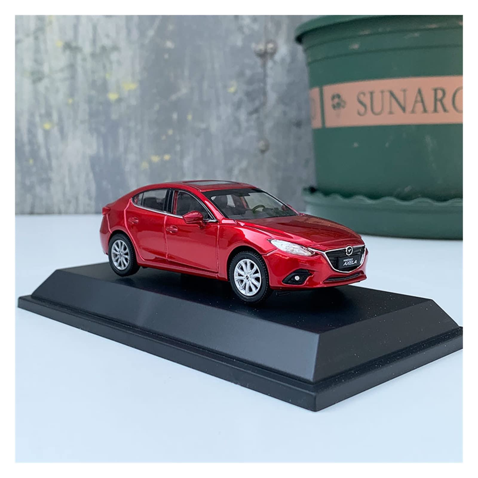 1/43　マツダ アクセラ ハッチバック　AXELA ソウルレッド ミニカー Amazon.co.jp: ミニチュアカー 1:43 マツダ 3 アクセラ赤車合金