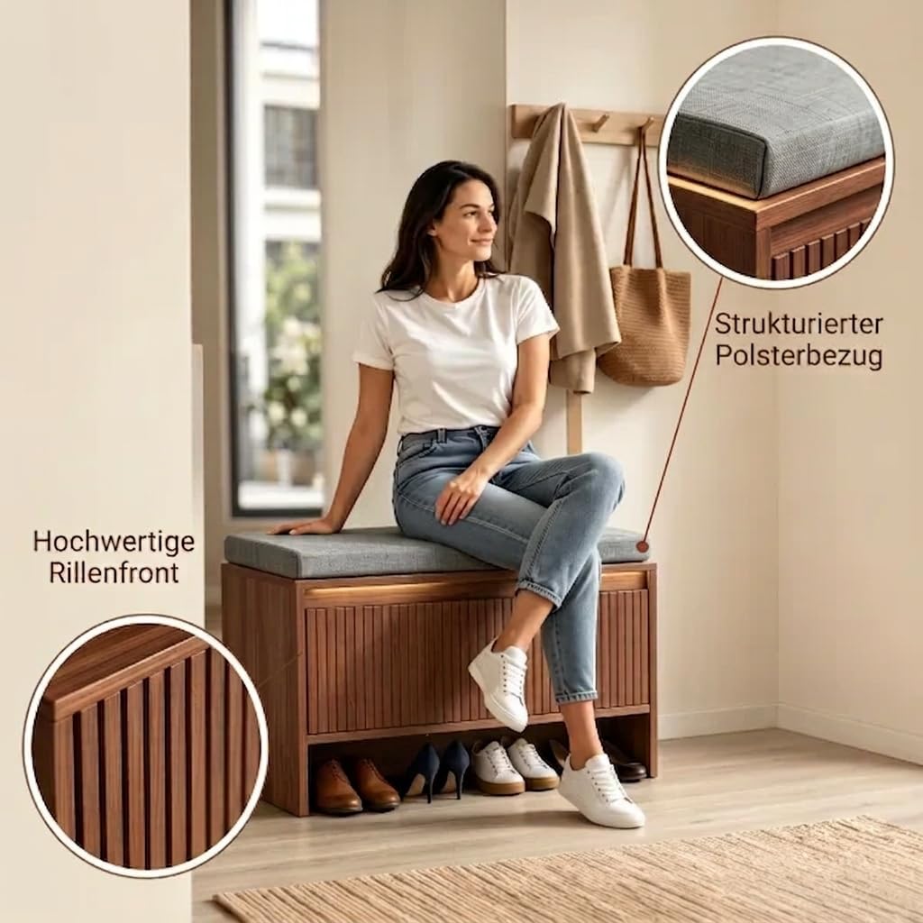 Schuhbank mit Sitzfläche und Stauraum in Walnuss Optik, Moderne Sitzbank Flur mit Lamellen Design, gepolsterte Schuhkommode mit Soft Close Türen, Elegantes Flurmöbel 65 cm