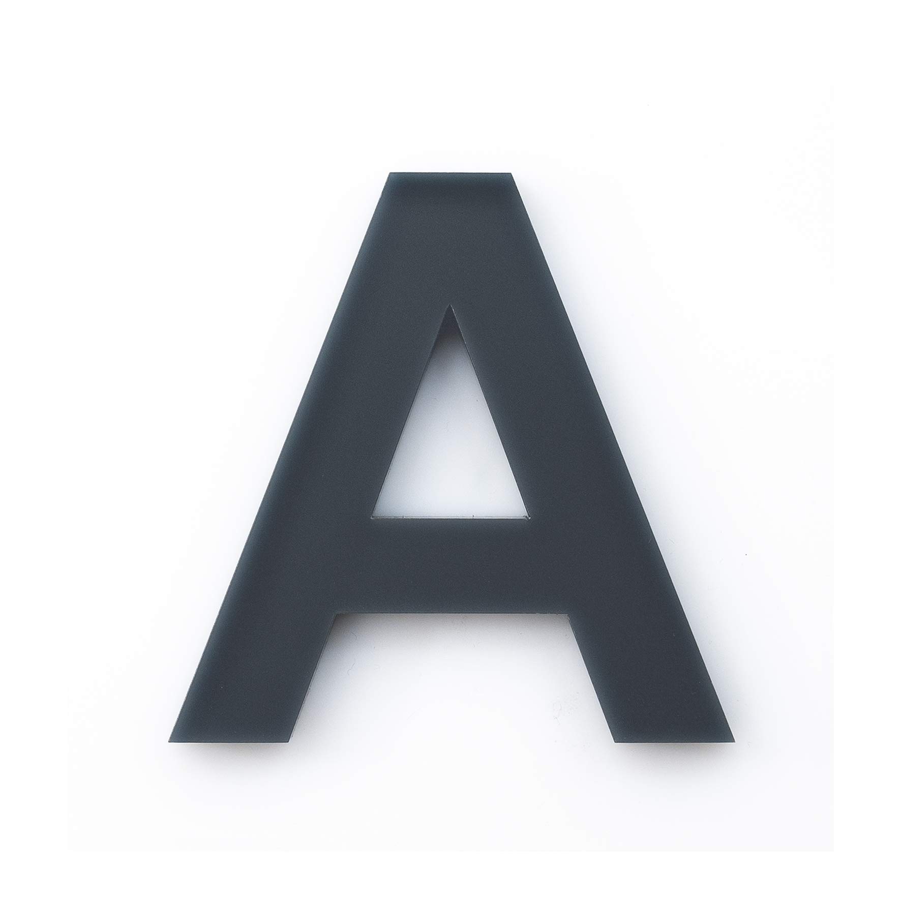 Lettre en acrylique B-A-25 signalisation extérieure anthracite 7016