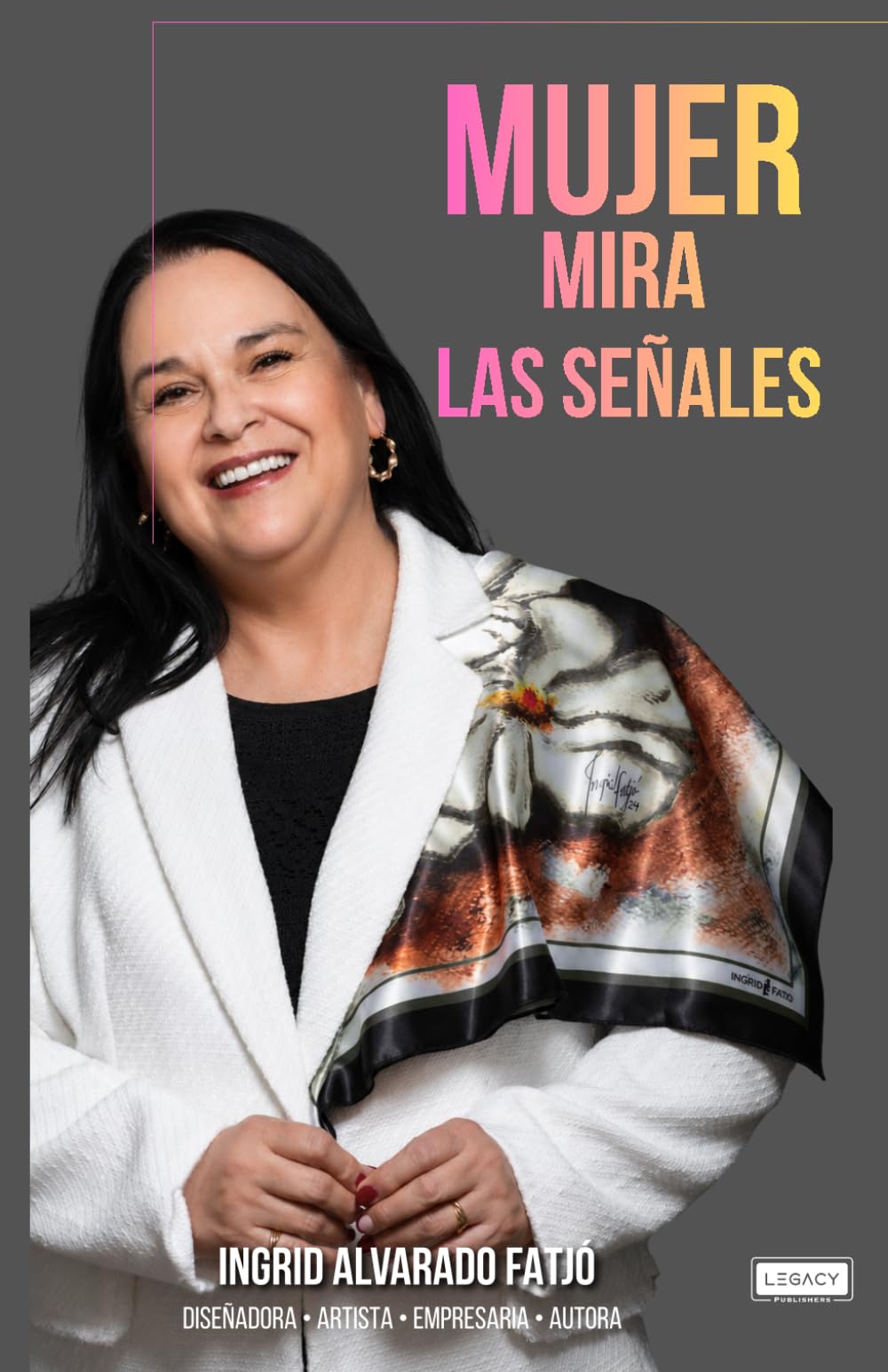 MUJER MIRA LAS SEÑALES