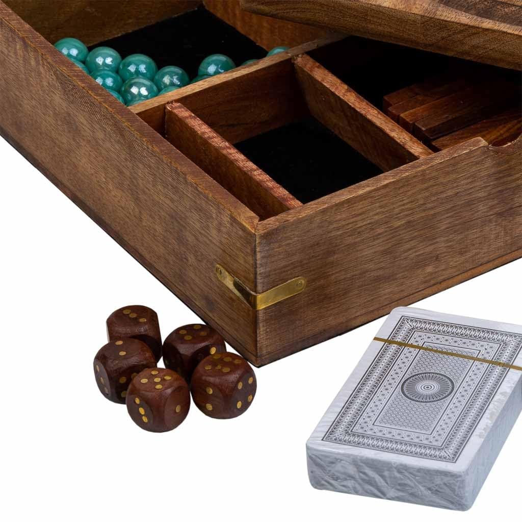 Juego 5 en 1 en caja de madera marrón 23x23