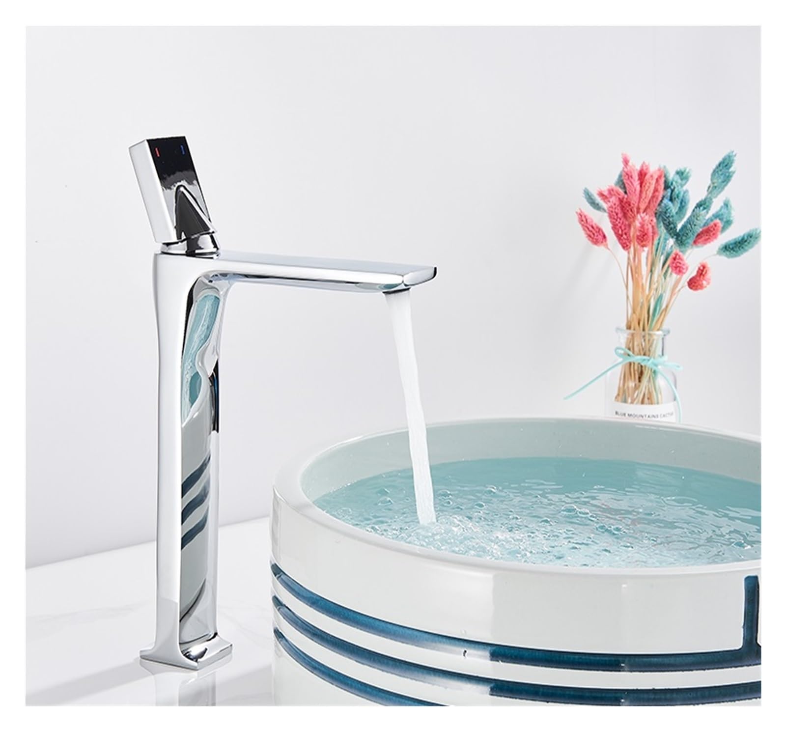 Mitigeur d'évier en laiton sur pont pour lavabo de salle de bains chic