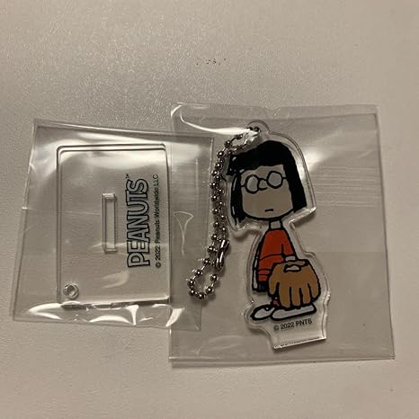 Amazon スヌーピー マーシー アクリルスタンド キーホルダー アイドル 芸能人グッズ 通販