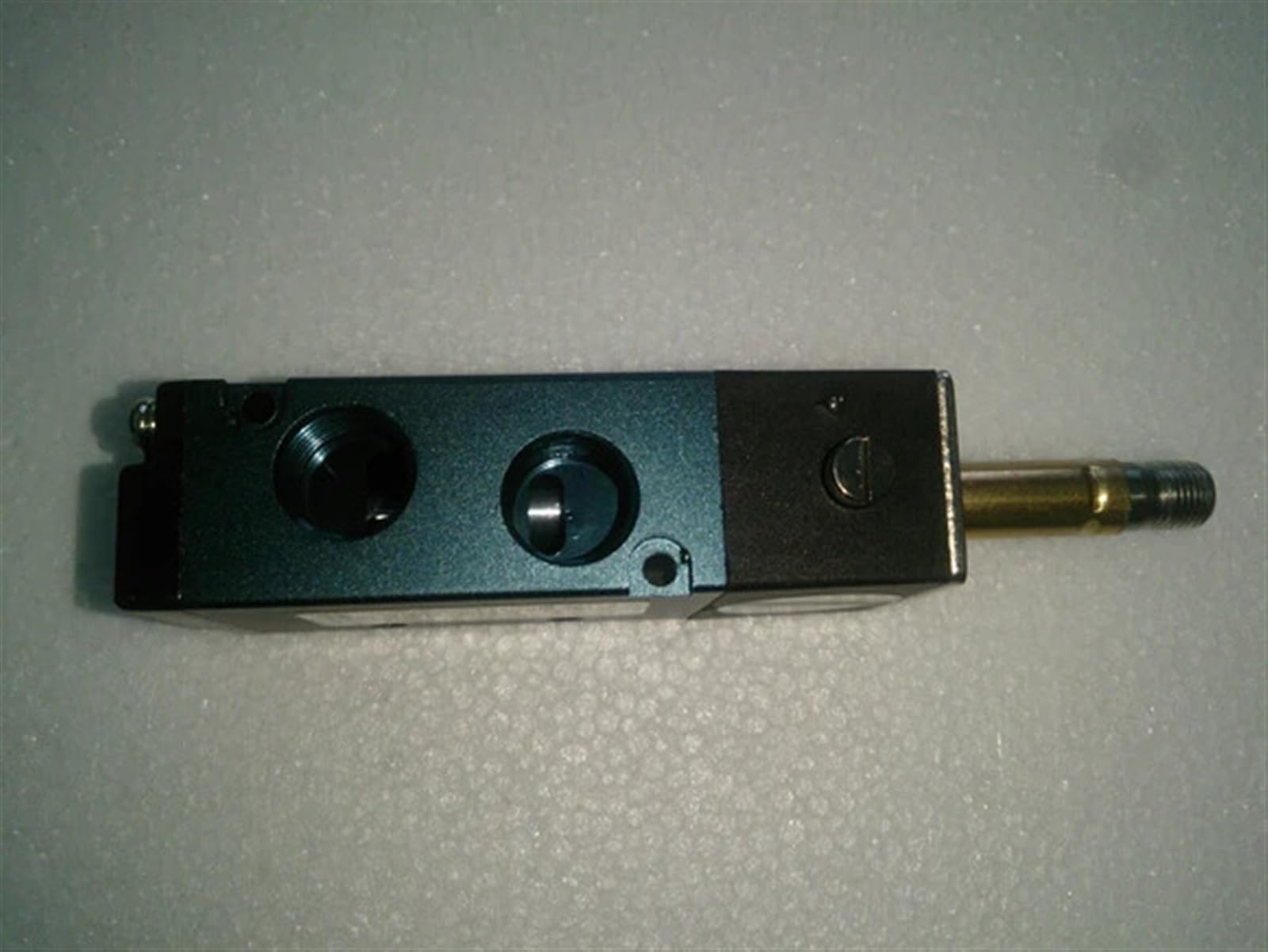 1PCS Model Pneumatic Components Refined Electromagnetic Valve 4K210-08 AC220V DC24V(Onecolor)