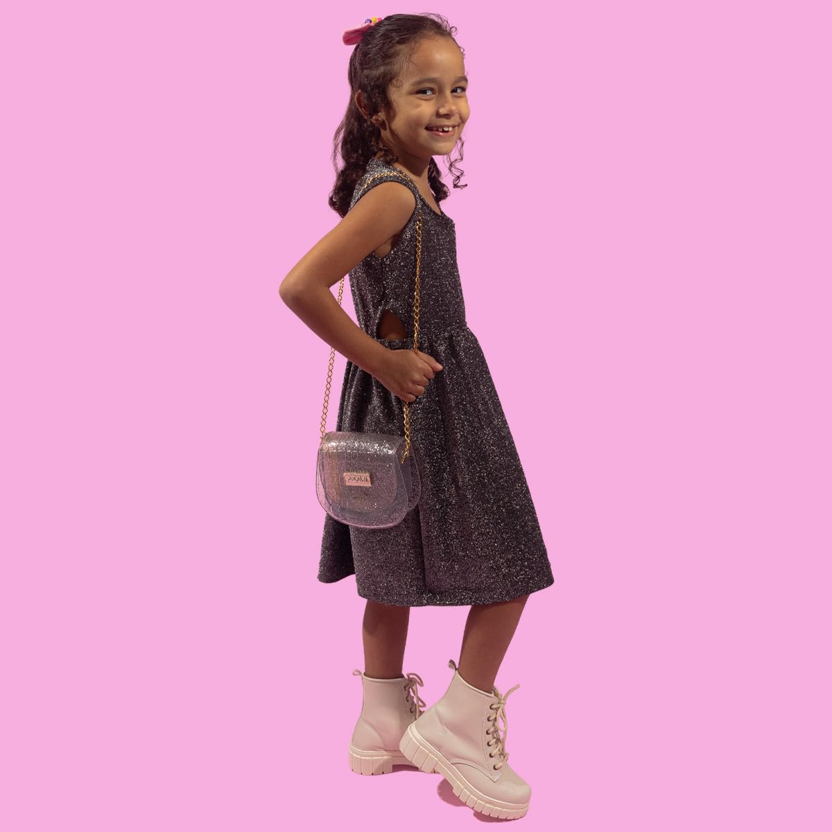 Kit Bolsa Presilha E Coturno Bota Infantil Salto Tratorado Feminino Menina K07 em promoção! Veja a oferta e mais achadinhos de Botas & Galochas Infantis 6 Hoje é o melhor dia para comprar Kit Bolsa Presilha E Coturno Bota Infantil Salto Tratorado Feminino Menina K07 com aquele preço maroto! Promoção! Aproveite a oferta! 6