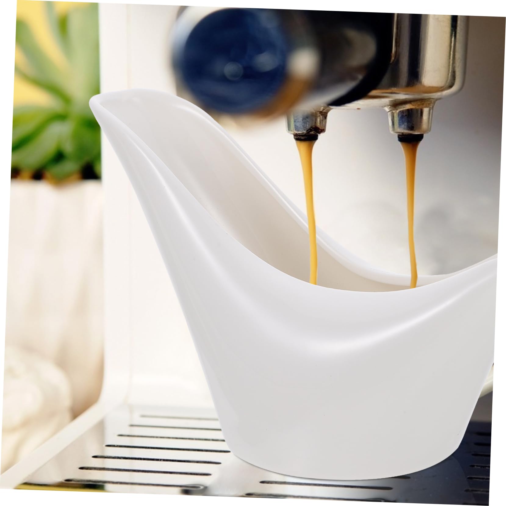 PRETYZOOM 1Pc Ceramic Gravy Boat Milk Storage Container White Sauce Boat for Milk for Serving Sauces Dressings and Beverages Elegant Design for Kitchen and Dining Use