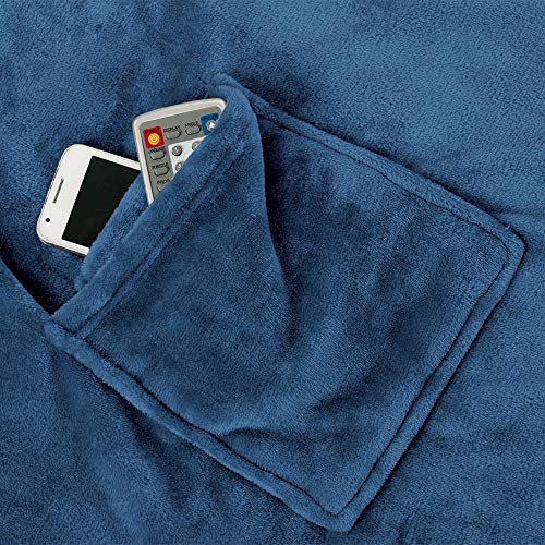 Gözze - Premium Kuscheldecke mit Ärmeln und Brusttasche, 150 x 240 cm - Marineblau – Ansicht 3