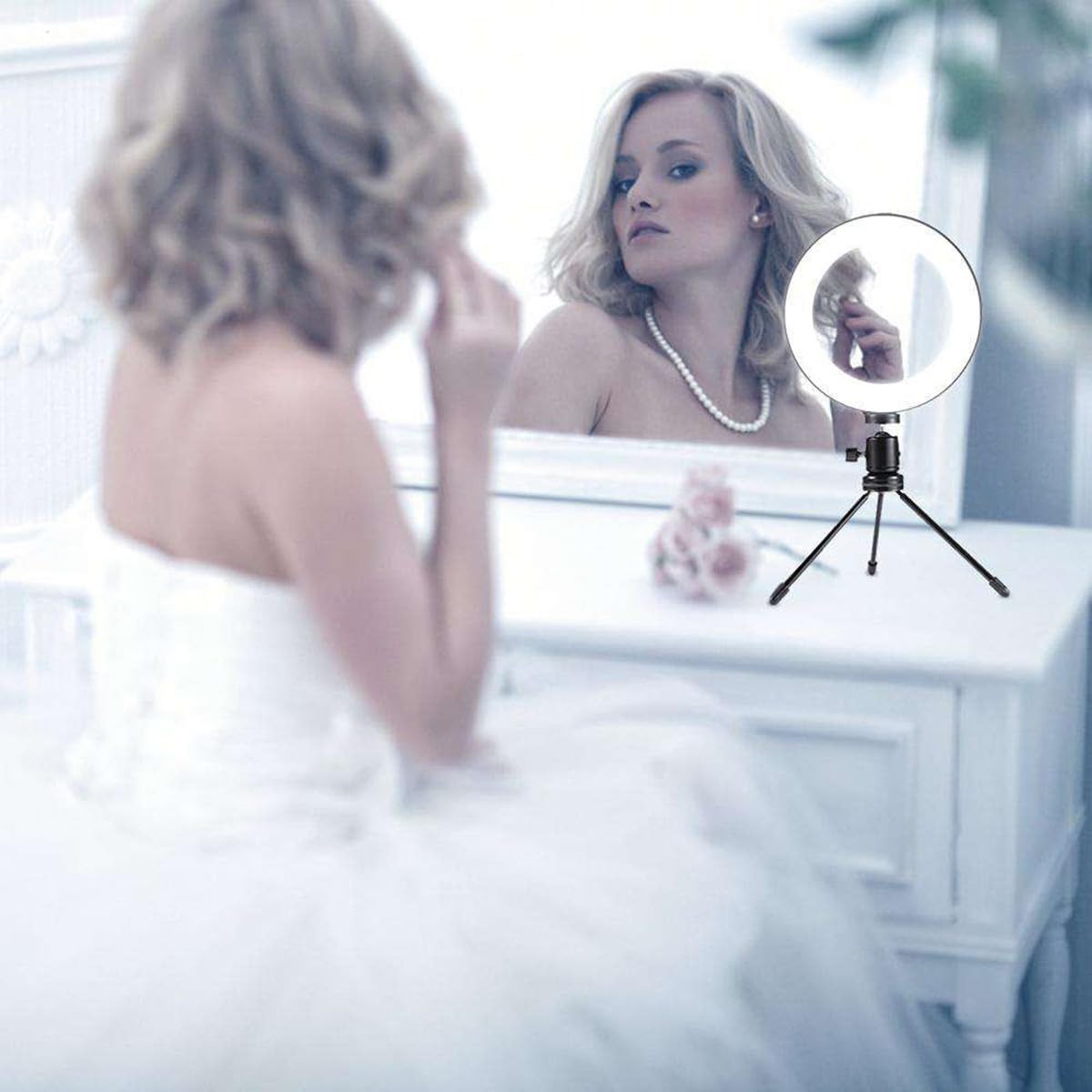 BESTYASH Anillo de Luz LED para Móvil con 2 Piezas, Lámpara de Relleno para Maquillaje y Video, Luz Portátil de Metal y Plástico con Soporte de 16 Cm