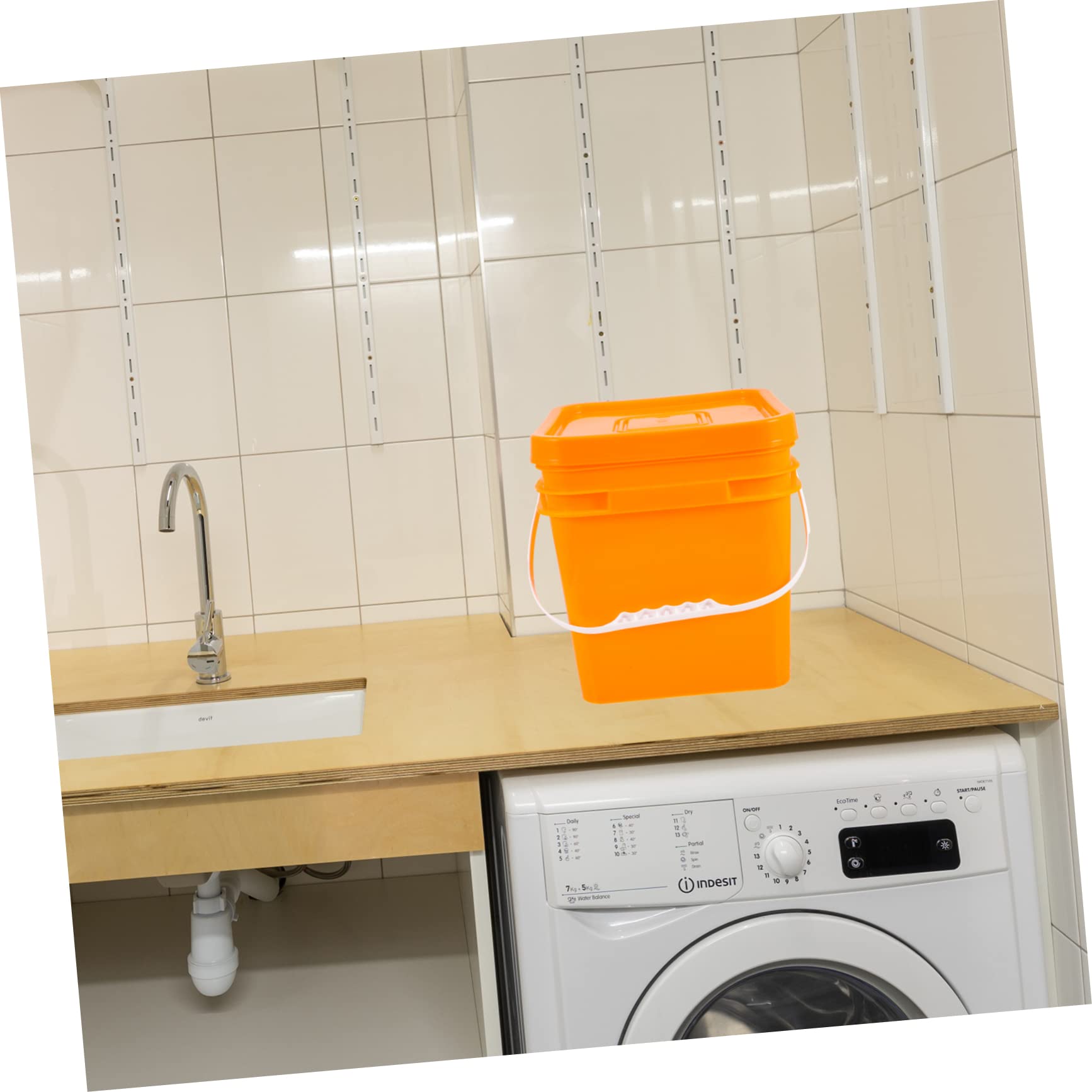 SOLUSTRE 10l Wäscheeimer mit Deckel aus Kunststoff Wiederverwendbarer Multifunktionaler Pulverbehälter mit Tragegriff für Aufbewahrung und Outdoor Aktivitäten Orange