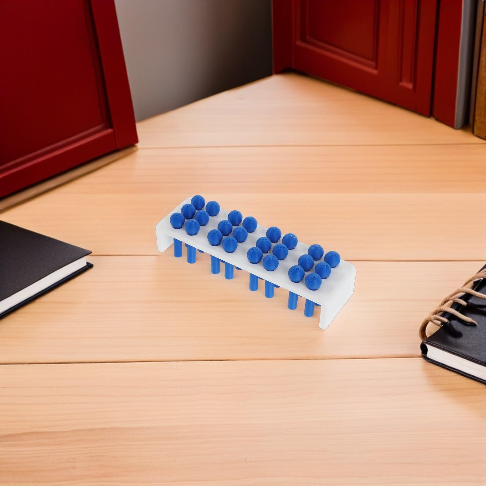 Kit de Aprendizaje Braille con Tablero de Práctica de Plástico de 24 Celdas y Lápiz Óptico para Estudiantes Ciegos en Uso Educativo Diario