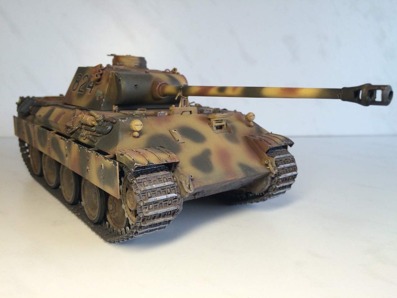 Zvezda 500783678-1:35 samochód pancerny V Panther wersja D