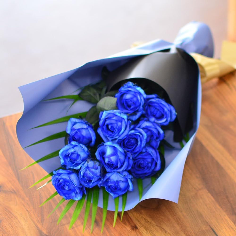 プロポーズに最適な青いバラの花束ギフト、ダーズンローズといい12本入っていて誕生日や記念日のプレゼントにも。花工房エーデルワイス