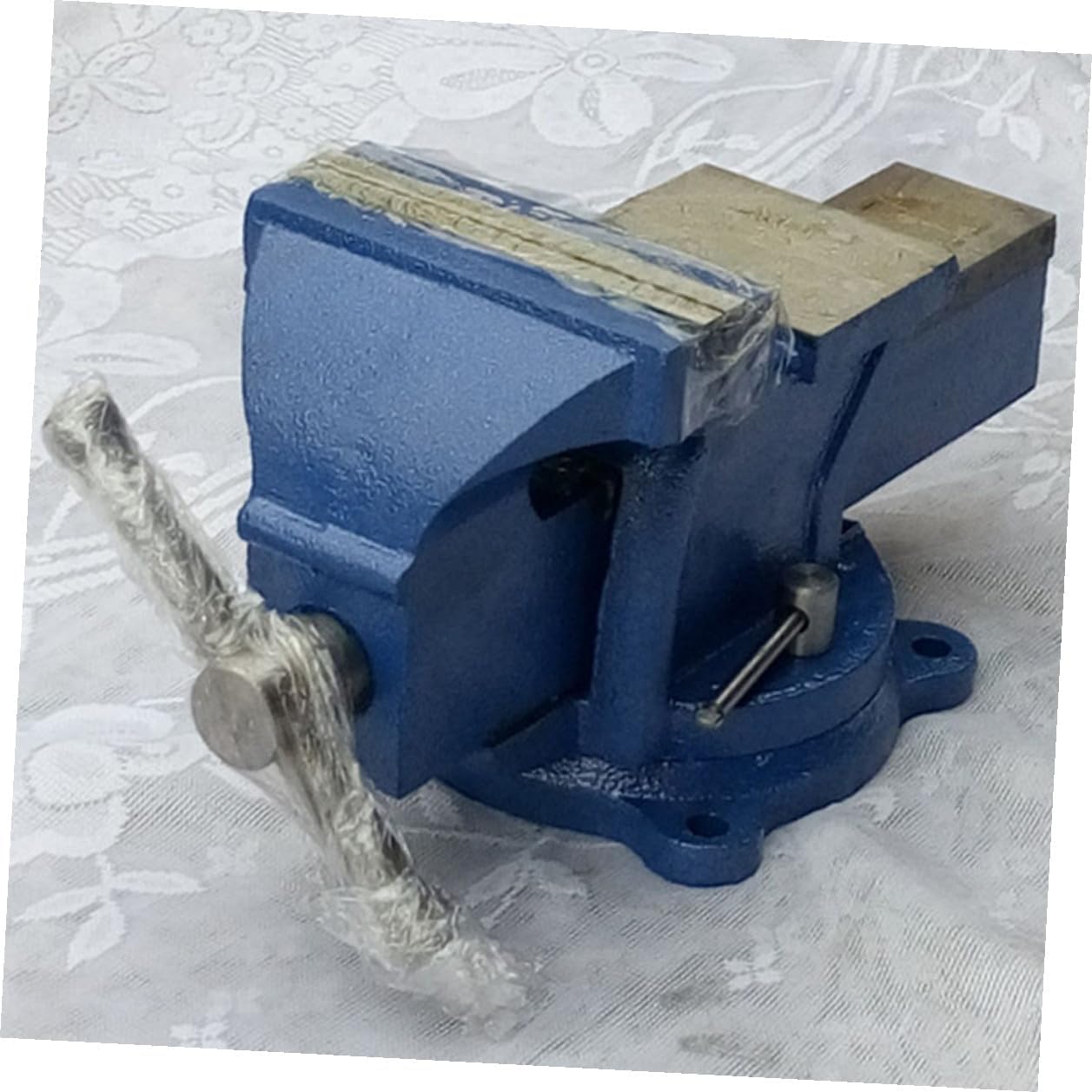 Luxshiny Heavy-duty 6-inch Steel Bench Vise Clamp 12kg Workholding Tool for Woodworking DIY Craft and Workshop Use