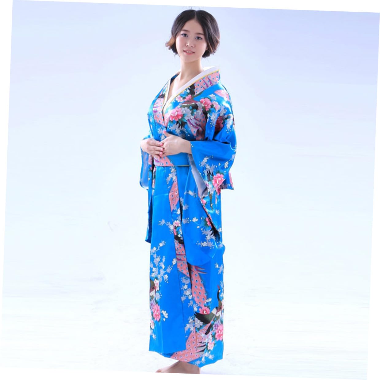 Kimono Colore Celeste Tradizionale Donna in Tessuto con Abbinata Design Monopezzo Versatile e Portabile per Abbigliamento o Spettacoli