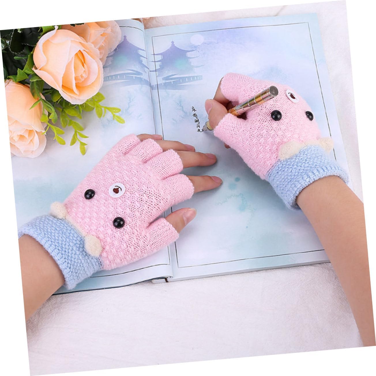 CALLARON 4pairs Cartoon Half Finger Gloves for Boys and Girls Warm Knitted Gloves Random Colors Comfortable and Practical for Everyday Wear for Outdoor Activities