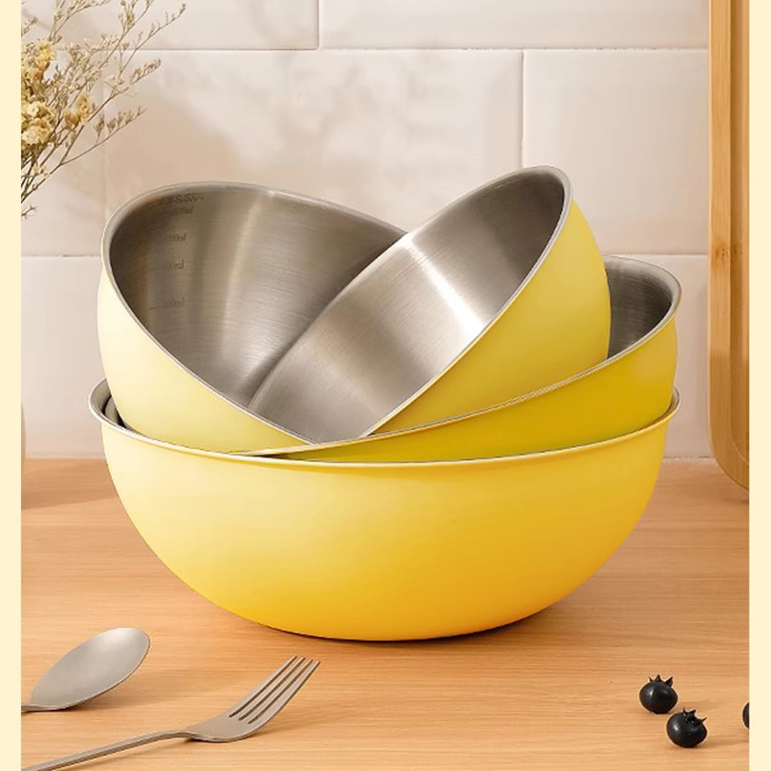 Stainless Steel Mixing Bowls and Colander Set Mixing Bowls with Scale Salad Bowl with Colander Fine Mesh Strainer Basket Baking Bowl Set Cooking Scale Bowl for Kitchen Decoration Yellow