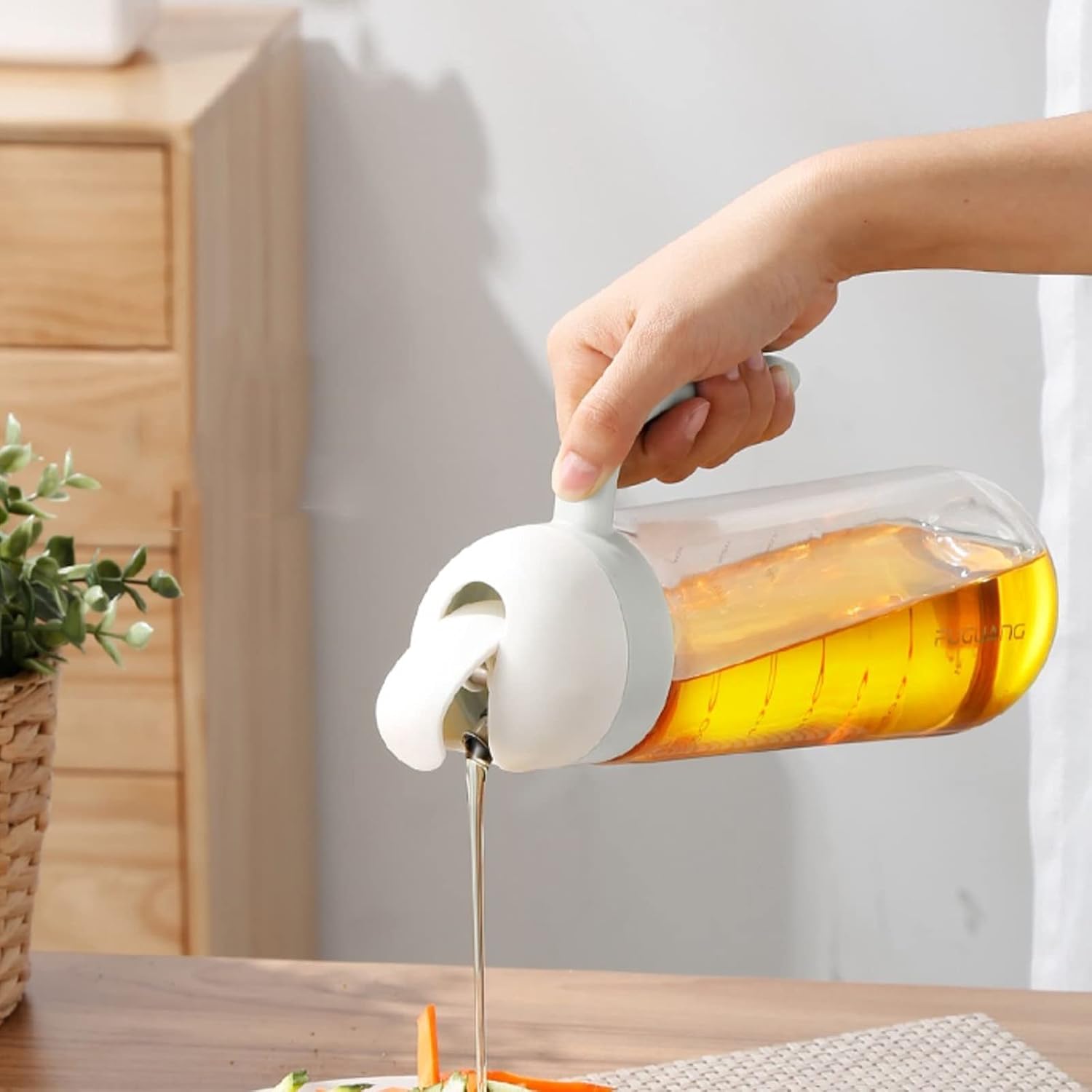 oil bottle Borosilicate Glass Oil and Vinegar Dispenser with Handle Large Capacity Oil Bottle Kitchen Leakproof Oiler for Oil, Vinegar, Soy Sauce oil sprayer(Color:A)