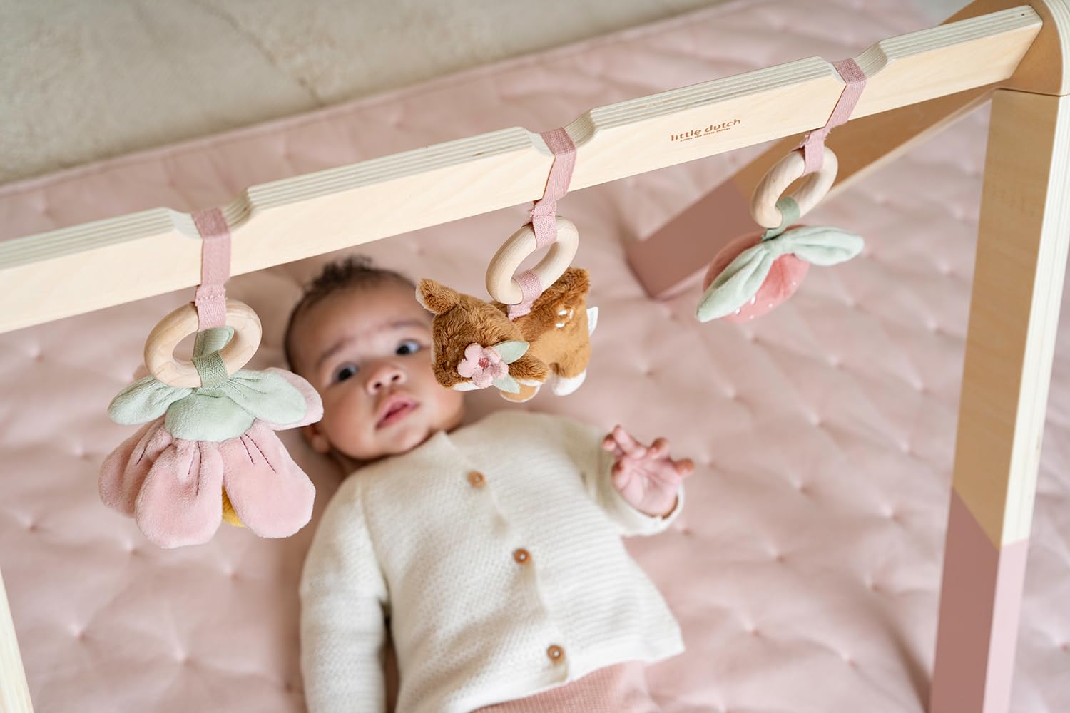 Little Dutch Baby Gym Spieltrapez Spielbogen Holz inkl. Anhänger rosa - Fairy Garden