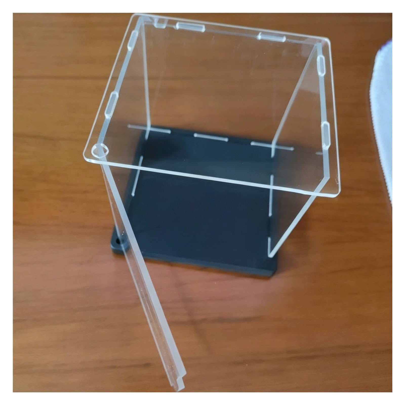 Akrylowa witryna, akrylowa, pudełko do majsterkowania z drzwiami i cokołem, przezroczysta witryna akrylowa do montażu blatu roboczego, witryny na miniatury (czarna, 30 x 30 x 20 cm)