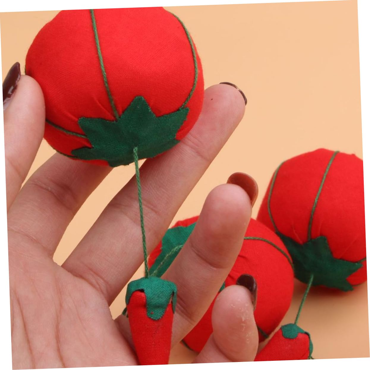VILLCASE 2sets Sewing Tomato Pin Cushion Needle Organizer Classroom Set Pin Cushion Holder 10pcs*2