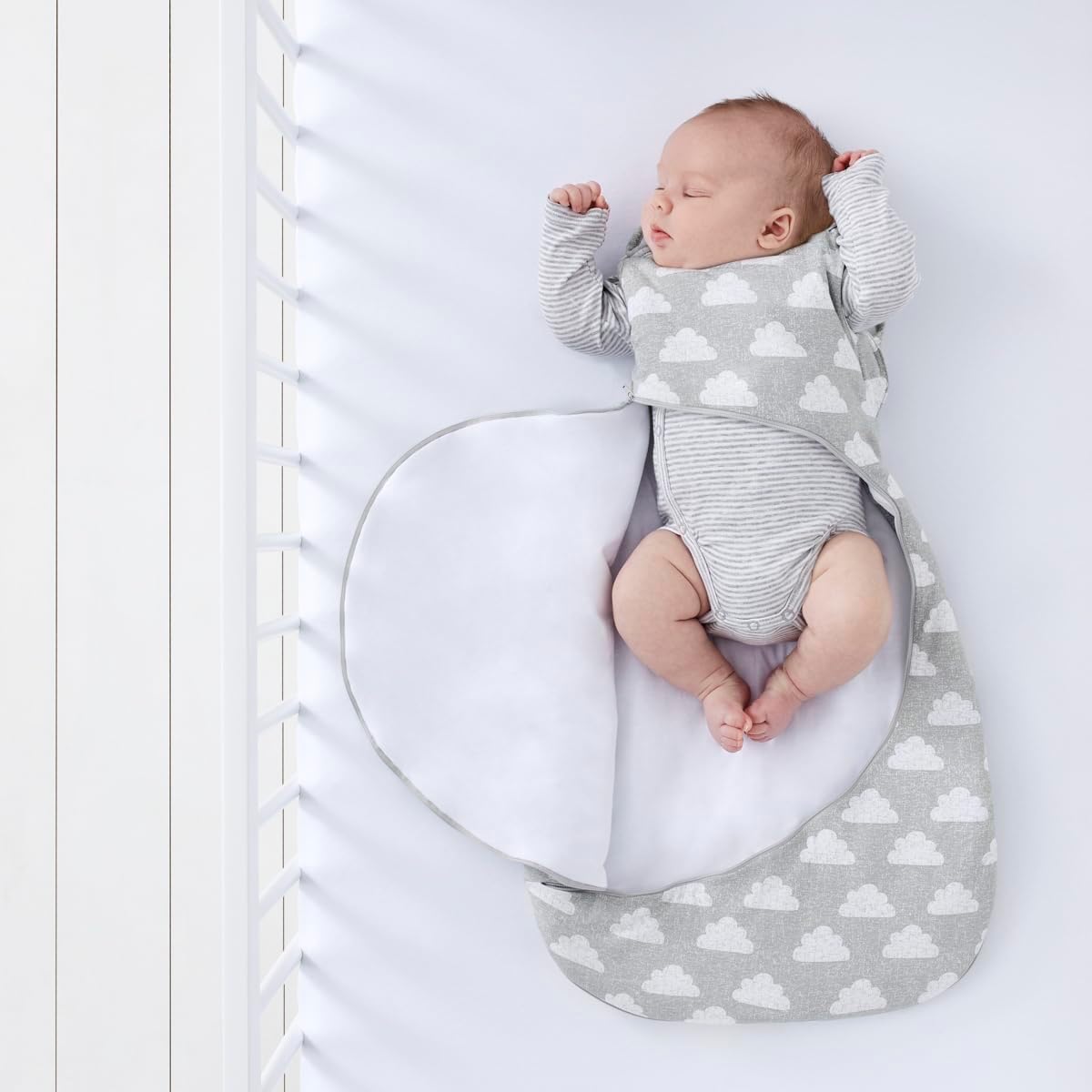 Snuz Pouch Schlafsack Baby - Superweiche Baumwolle, Erleichtert den Nachtwechsel, Ideale Baby Erstausstattung Neugeborene - Perfektes Babyparty Geschenk, Cloud Nine 0-6 Monate, 2.5 Tog, Ganzjährig