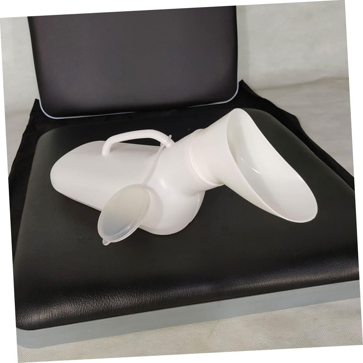 Large Female Urinal Funnel Soft Mouth Women Urinal Car Toilet Bedridden Patients
