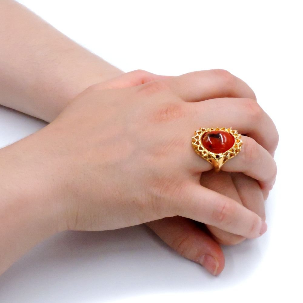 Anello in Argento Placcato Oro con Pietra Rossa Venata