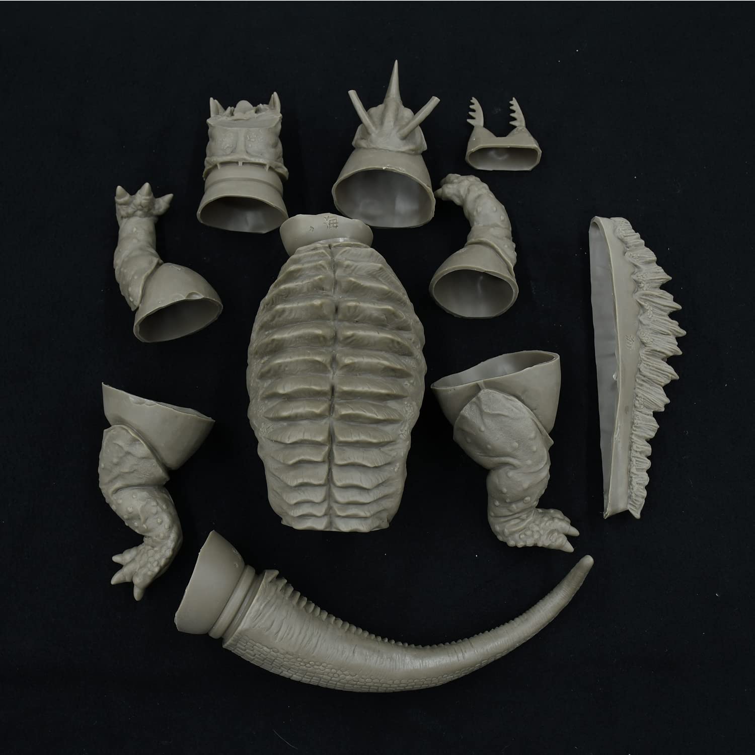 Amazon | ネロンガ 1/200 ソフトビニール製組立キット 復刻版 1/200