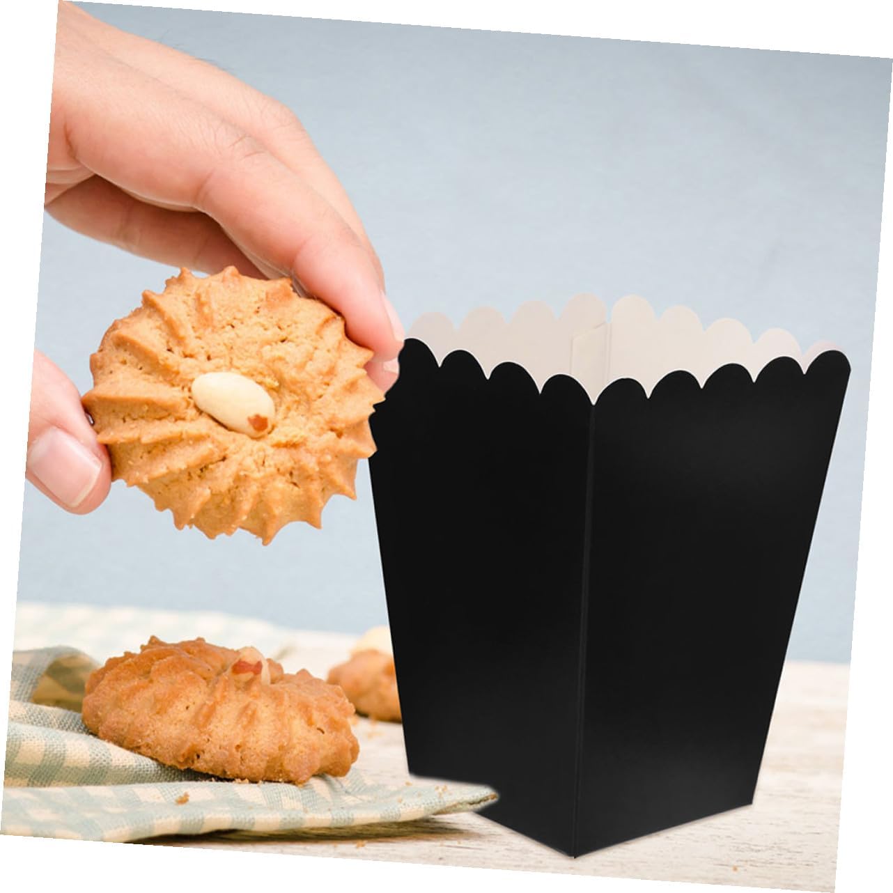 GLSTOY 100pcs Black Paper Popcorn Boxes Empty Snack Containers French Fries Boxes Party Favor Popcorn Storage for Weddings and Movie Nights